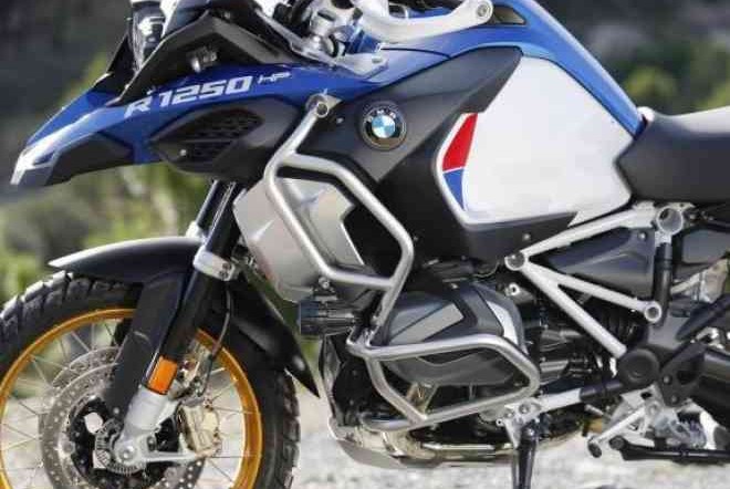Cuma Gara-Gara Stiker Mudah Lepas, Moge Ini Direcall