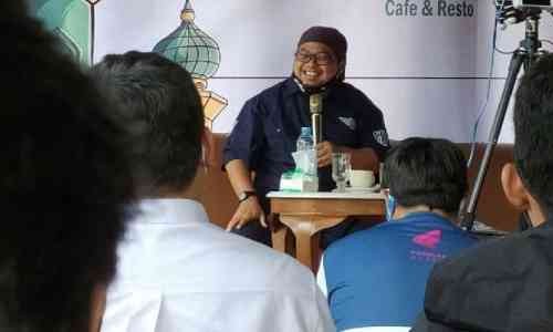 Gak Semua Bikers Arogan, Nih Buktinya Ada Bikers Yang Mau Ngaji