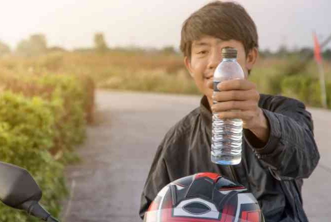 Musim Kemarau Bikin Tubuh Mudah Berkeringat, Begini Tips Supaya Tidak Cepat Dehidrasi