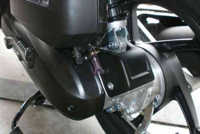 Sudah Mulai Musim Hujan Jangan Lupa Selalu Buang Air di Dalam CVT Motor Matic