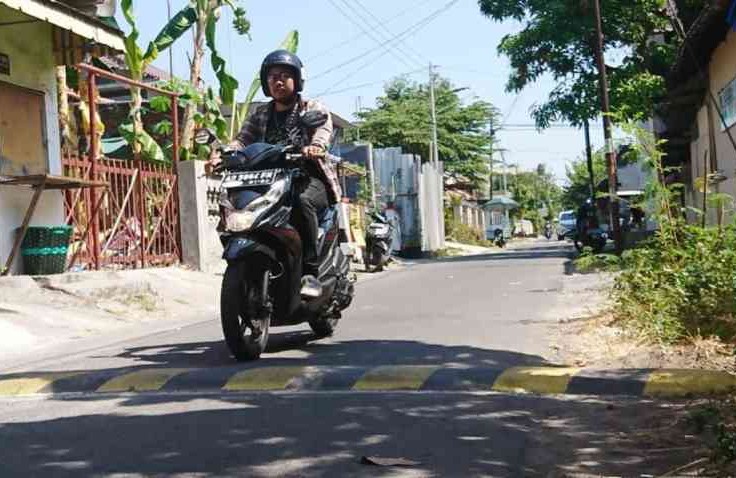 Tips Melewati Polisi Tidur Menggunakan Motor Matic
