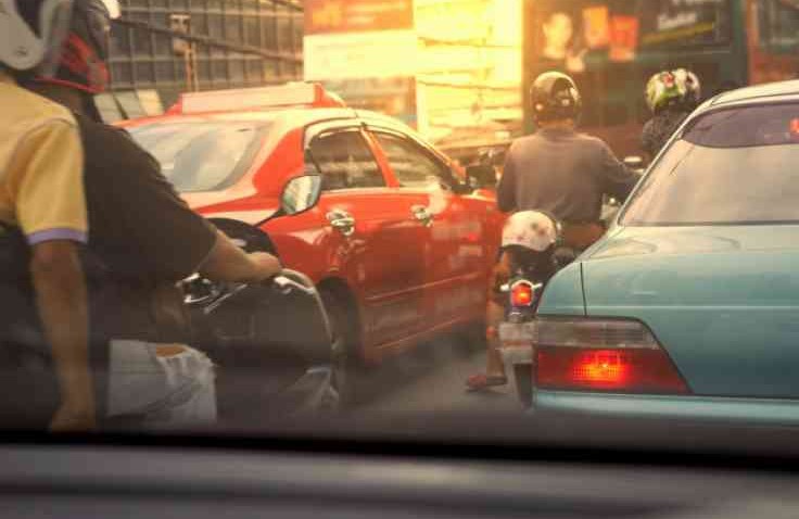 Sebelum Kamu Menyalip Kendaraan Lain Perhatikan Dulu Hal Berikut Ini
