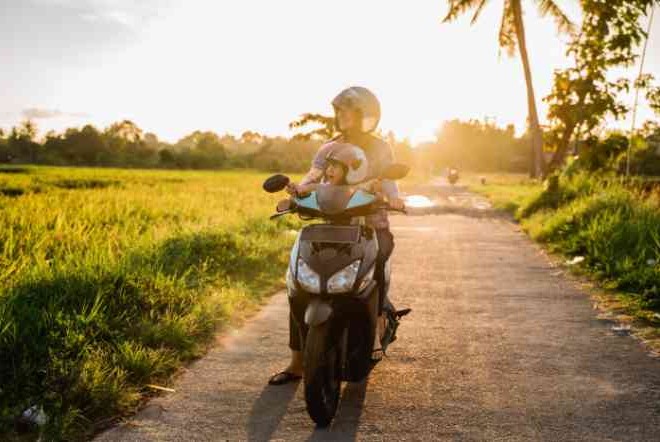 Tips Supaya Aman Memboncengkan Anak Kecil Dengan Motor