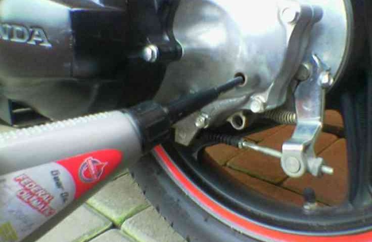 Ada Dua Jenis Oli Pada Motor Matic Yang Harus Rutin Diganti
