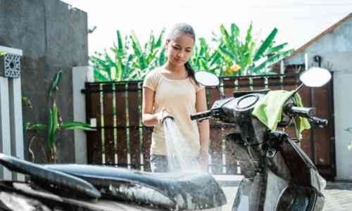 Boleh Tidak Sih Mencuci Motor Kalau Mesin Masih Panas, apa dampaknya
