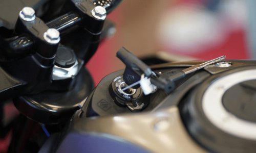 Lubang Kunci Kontak Sepeda Motor Juga Perlu Perawatan