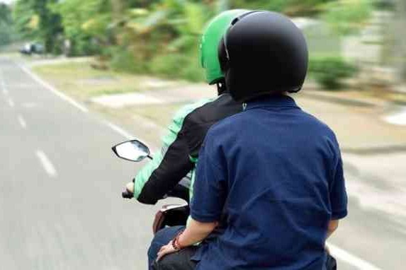 Tips supaya Tetap Aman Saat Naik Ojek Online Di Masa Transisi New Normal