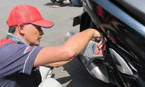 Ganti Oli Sebelum Waktunya Supaya Performa Mesin Motor Tetap Prima