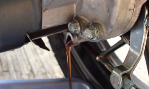 Ini Ciri Oli Gardan Motor Matic Harus Diganti