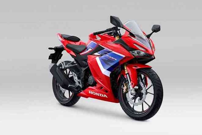 Tampilan Motor Sport 150cc Ini Makin Gagah Dengan Warna Tricolor