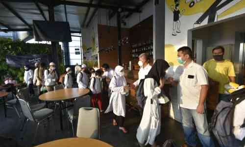 Rebel Owner Commmunity, Bukber Sambil Beramal