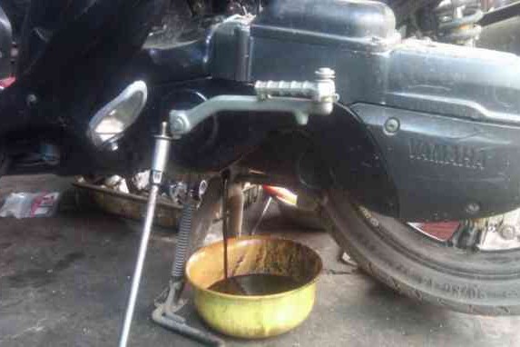Dampak Buruk Kalau Sering Telat Ganti Oli Mesin Pada Sepeda Motor