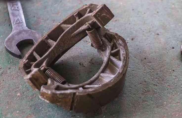 Berikut ini Tanda Jika Kampas Rem Motor Harus Diganti