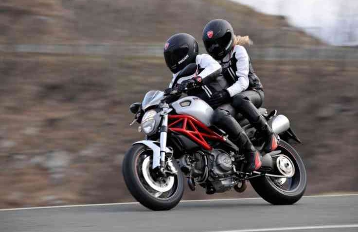 Tips Boncengan Saat Touring Supaya Nyaman dan Aman