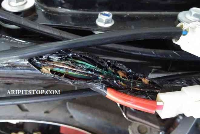 Cara Merawat Kabel Kelistrikan Motor di Musim Hujan