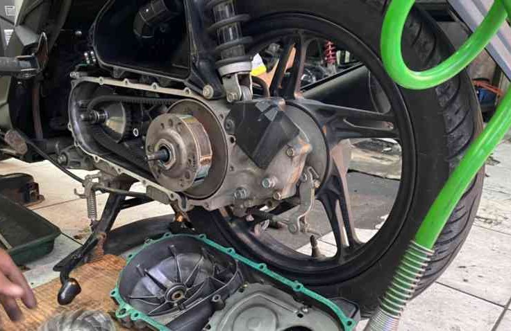 Efek Negatif Jika Oli Gardan Motor Matic Tidak Pernah Diganti