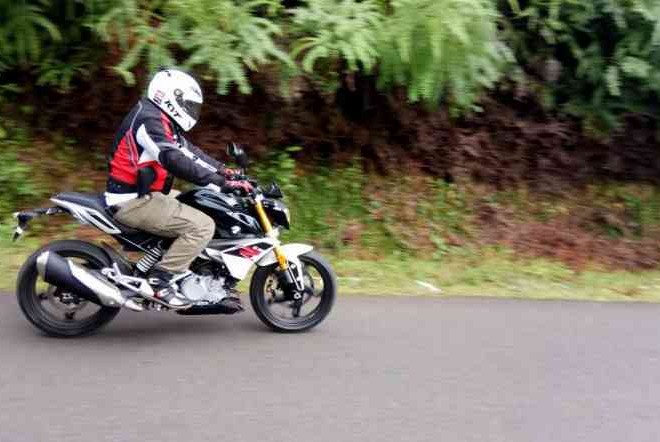 Begini Cara Supaya Aman Saat Jatuh Dari Motor