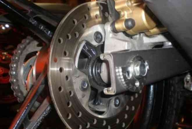 Ini Penyebab Rem Cakram Motor Mengeluarkan Bunyi