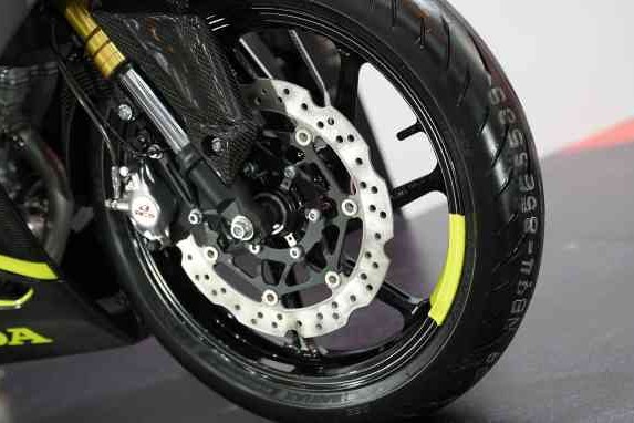 Tips Perawatan Rem Cakram Sepeda Motor Saat Musim Hujan