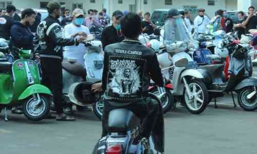 Vespa Benz Owners (VBO) Rayakan Hari Jadi yang Pertama Gelar Riding Pagi hingga Donasi