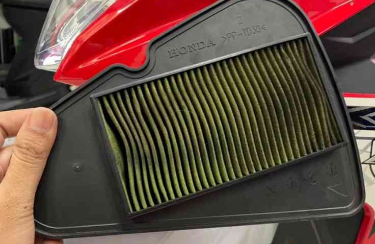 Filter Udara Motor Matic,Sebaiknya diganti Apa Cukup Hanya dibersihkan Saja, Berikut Penjelasannya