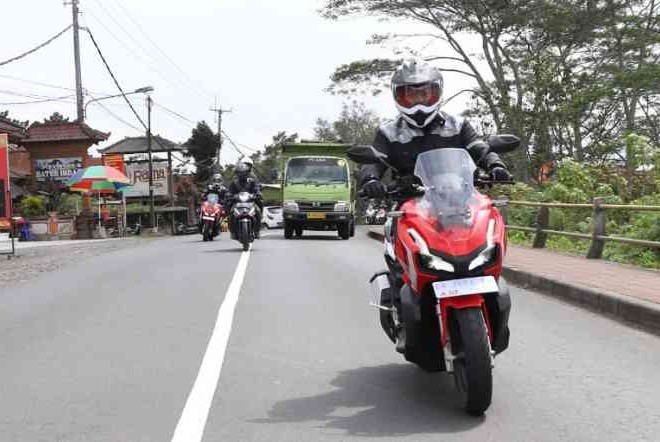 Perlengkapan ini Wajib dipakai Supa Aman Saat Berkendara Motor