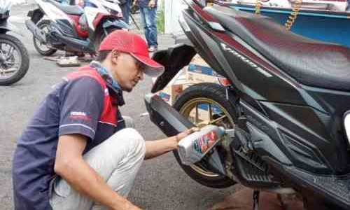 Cara Unik Membuka Baut Oli Mesin Motor Supaya Tidak Cepat Rusak