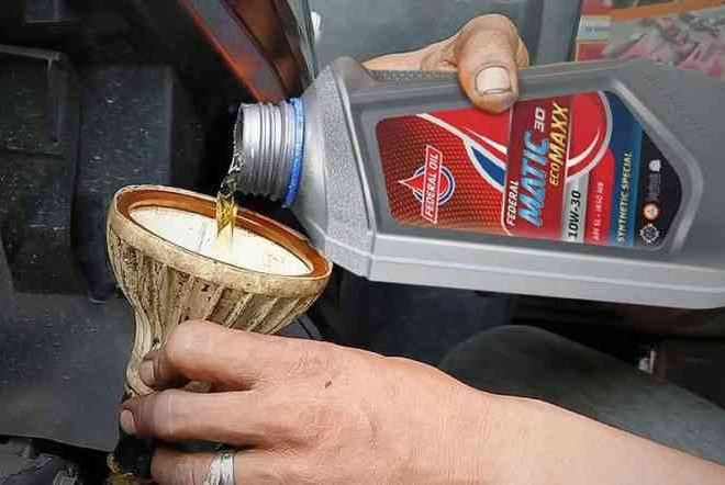 Tips Ganti Oli Motor Matic Sendiri Sebelum Mudik, Begini Caranya