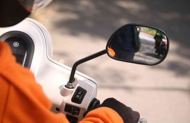 Tips Supaya Terhindar Dari Area Blind Spot Saat Berkendara Sepeda Motor