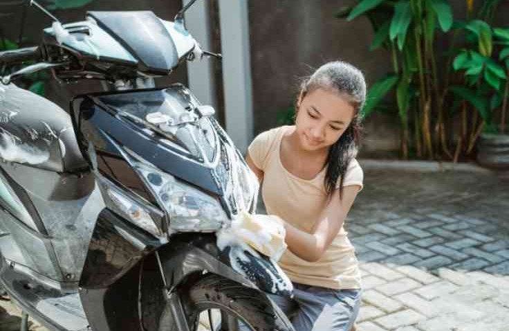 Bagian Berikut Ini Jangan Sampai terkena Air Saat Mencuci Motor, Bahaya