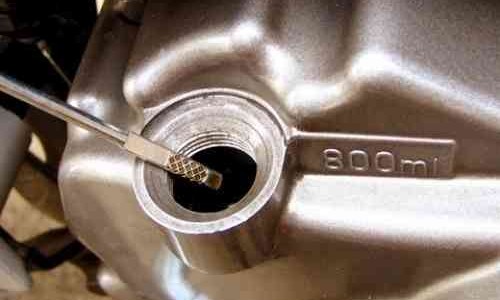 Cara Cek Oli Mesin Motor di Rumah, Mudah Tanpa Harus Panggil Mekanik