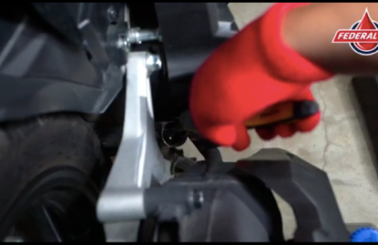 Mau Tahu Oli Mesin Motor Kamu Berkurang Apa Tidak ? Begini Caranya, Bisa dikerjakan Sendiri