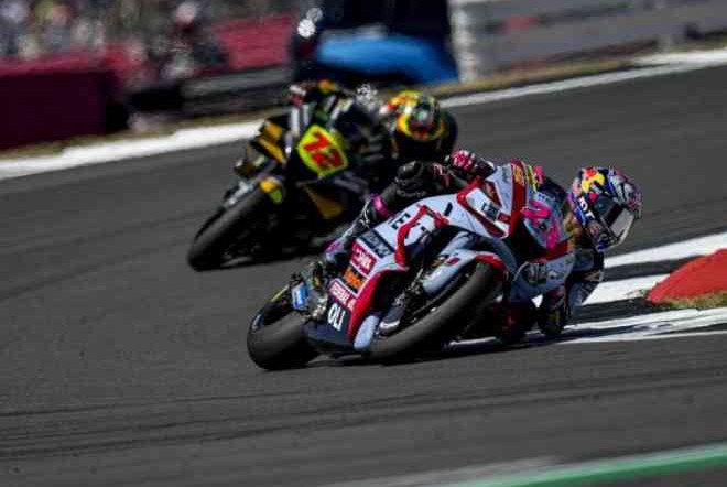 Kehilangan Sayap Kiri, Enea Bastianini Berhasil Finish Poisis Empat di MotoGP Silverstone Inggris 2022