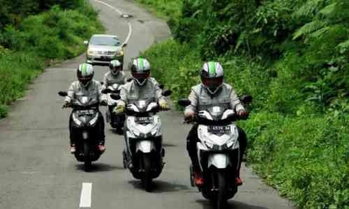 Simak Nih Tips Mengendarai Motor Matic di Jalan yang Menanjak