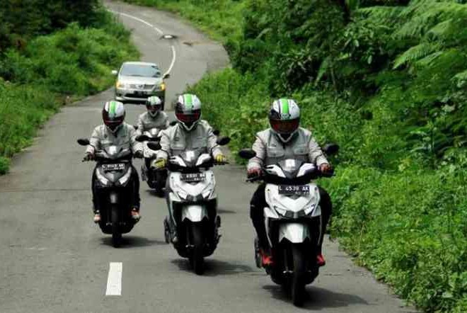 Simak Nih Tips Mengendarai Motor Matic di Jalan yang Menanjak