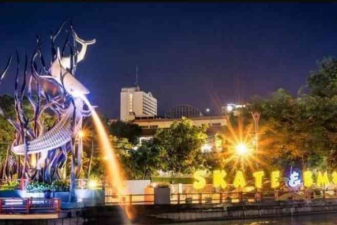  Mau Menikmati Suasana Malam di Surabaya Bersama Keluarga ? Nih Lokasi Wisata Malam di Kota Pahlawan