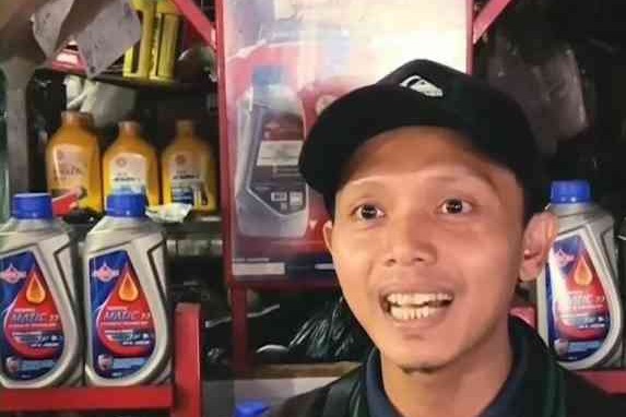Salah Satu Pemenang Sobek Berhadiah Federal Oil 2022, Berhasil Mendapatkan Logam Mulia!