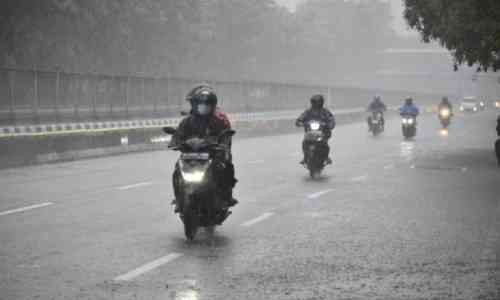 Inilah 3 Perlengkapan Penting ini Wajib Ada Saat Feders Berkendara Di Musim Hujan