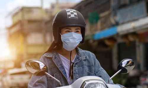 Tips Berkendara Untuk Lady Bikers Supaya Tetap Tampil Anggun Dan Aman Saat Berkendara