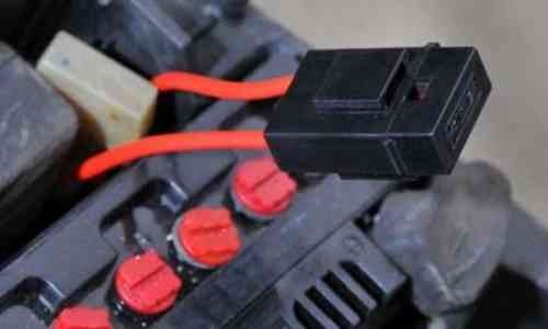 Sering Diabaikan, Begini Cara Mudah Merawat Rumah Sekring Motor Injeksi  Gak Harus ke Bengkel