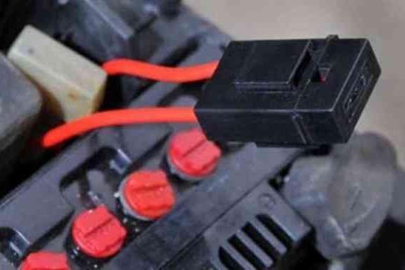 Sering Diabaikan, Begini Cara Mudah Merawat Rumah Sekring Motor Injeksi  Gak Harus ke Bengkel