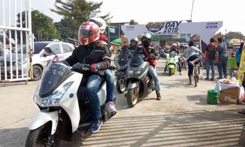 Mau Touring Akhir Tahun Bersama Pasangan, Begini Tips Supaya Aman dan Nayaman Selama Riding