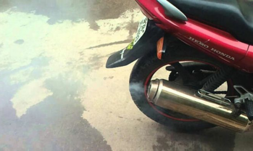 Temukan Kerusakan Bagian Mesin Motor 4 Tak Lewat Warna Asap Yang Keluar Dari Bagian Knalpot