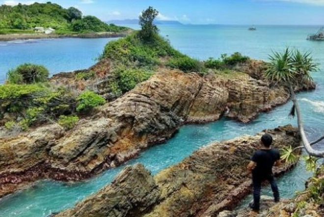 Rekomendasi Lokasi Wisata: Pantai Tapak Kera, Surga Tersembunyi Di Lampung