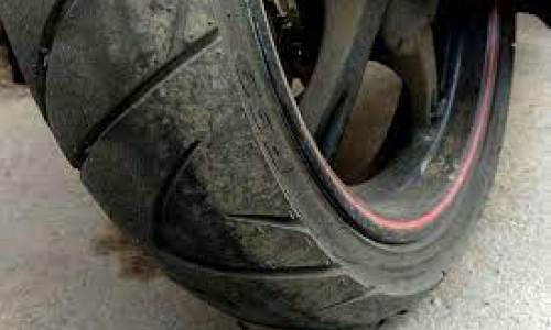 Cegah Ban Sepeda Motor Cepat Botak Dengan 4 Tips Ini