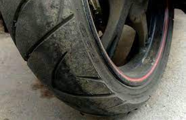 Cegah Ban Sepeda Motor Cepat Botak Dengan 4 Tips Ini