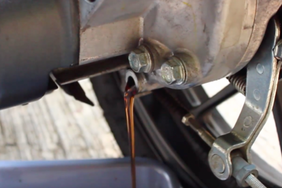 Kenali Ciri Oli Gardan Wajib Diganti