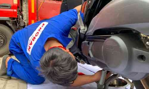 Tiga Efek Buruk Menggunakan Oli Mesin Melebihi Takaran Seharusnya