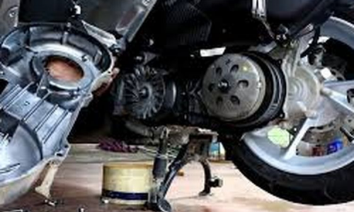 Pentingnya Merawat Bagian CVT Motor Matik Menurut Mekanik Federal Oil™ Center