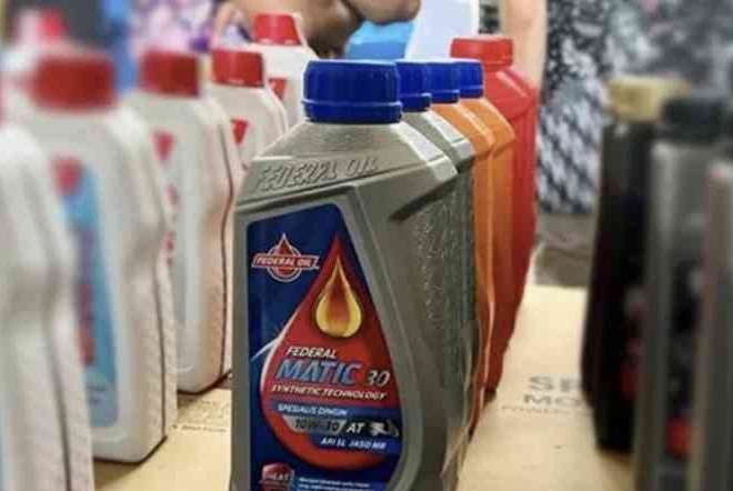 Penggerebekan Gudang Pelumas Terindikasi Palsu Berbagai Merk Di Tangerang Oleh Kemendag